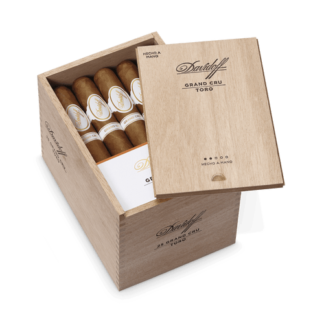 A box of davidoff cigars opened up to show the inside.